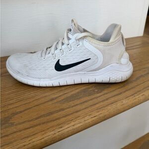Nike Women Free RN Sneakers